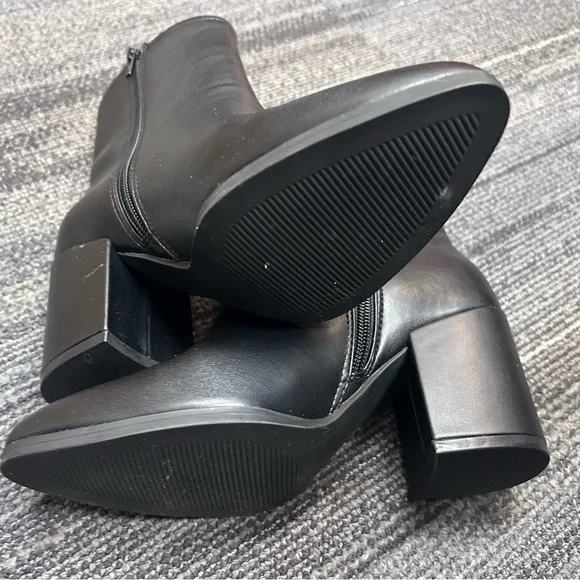 New Madden Girl Black Pointy Toe Chunky Block Heel Ankle Booties 6.5 - Picture 4 of 6